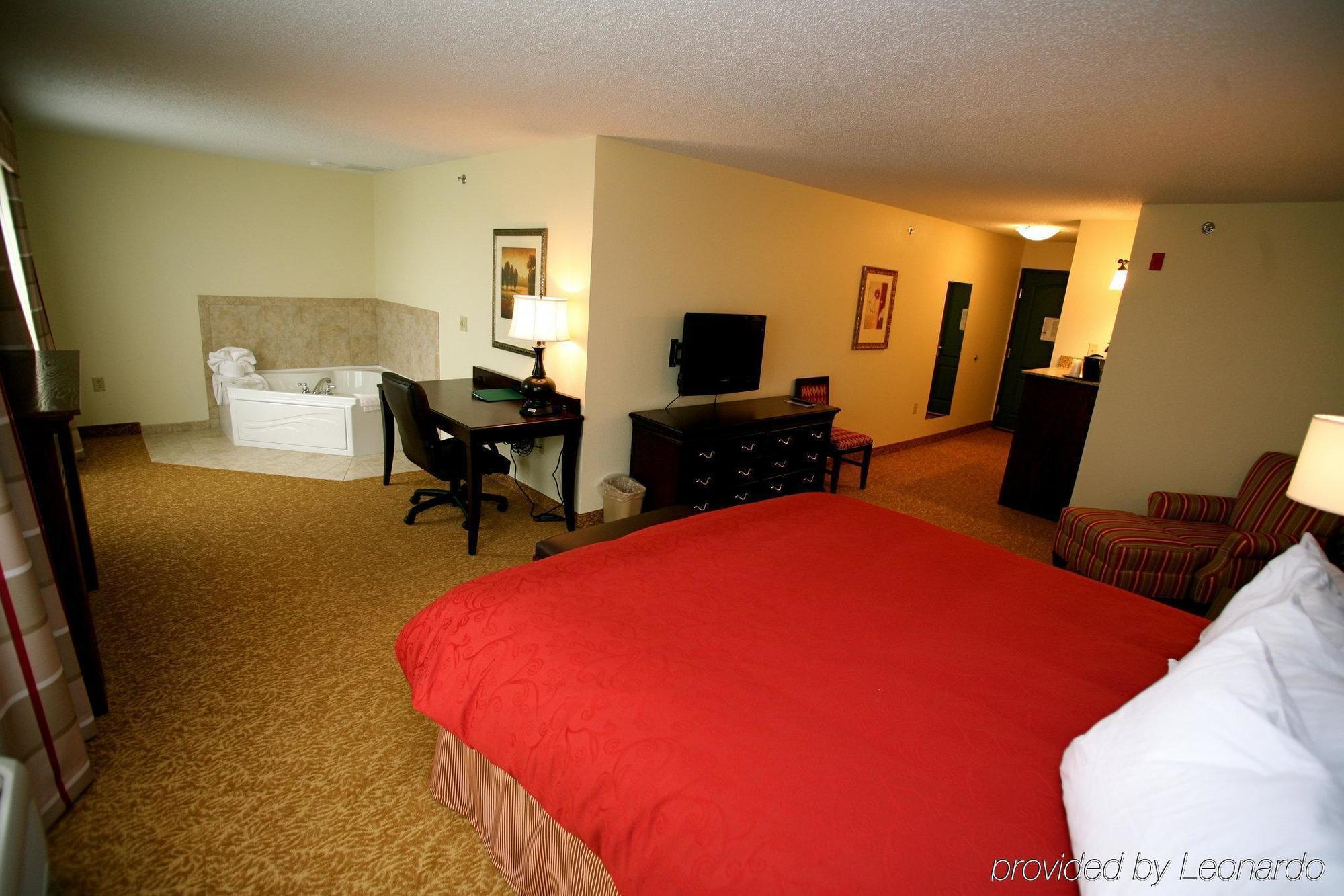 Country Inn & Suites By Radisson, Kansas City At Village West, Ks Bonner Springs Room photo