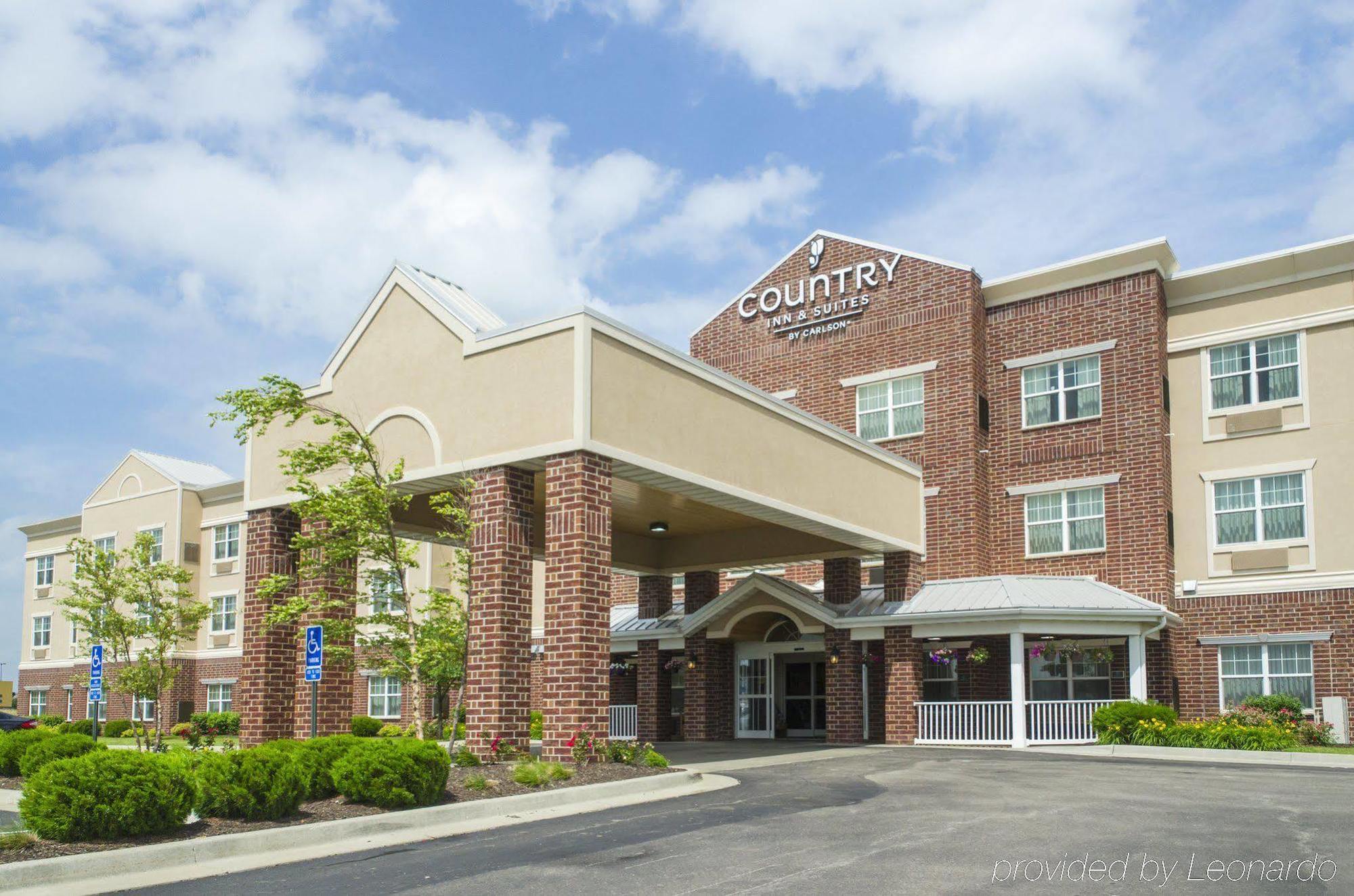 Country Inn & Suites By Radisson, Kansas City At Village West, Ks Bonner Springs Exterior photo